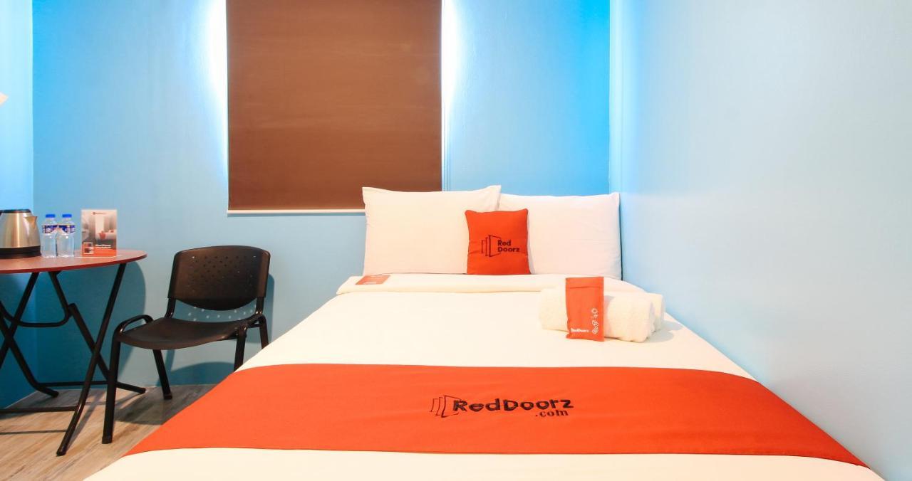 Reddoorz At Hotel Rosemarie Pasay Esterno foto