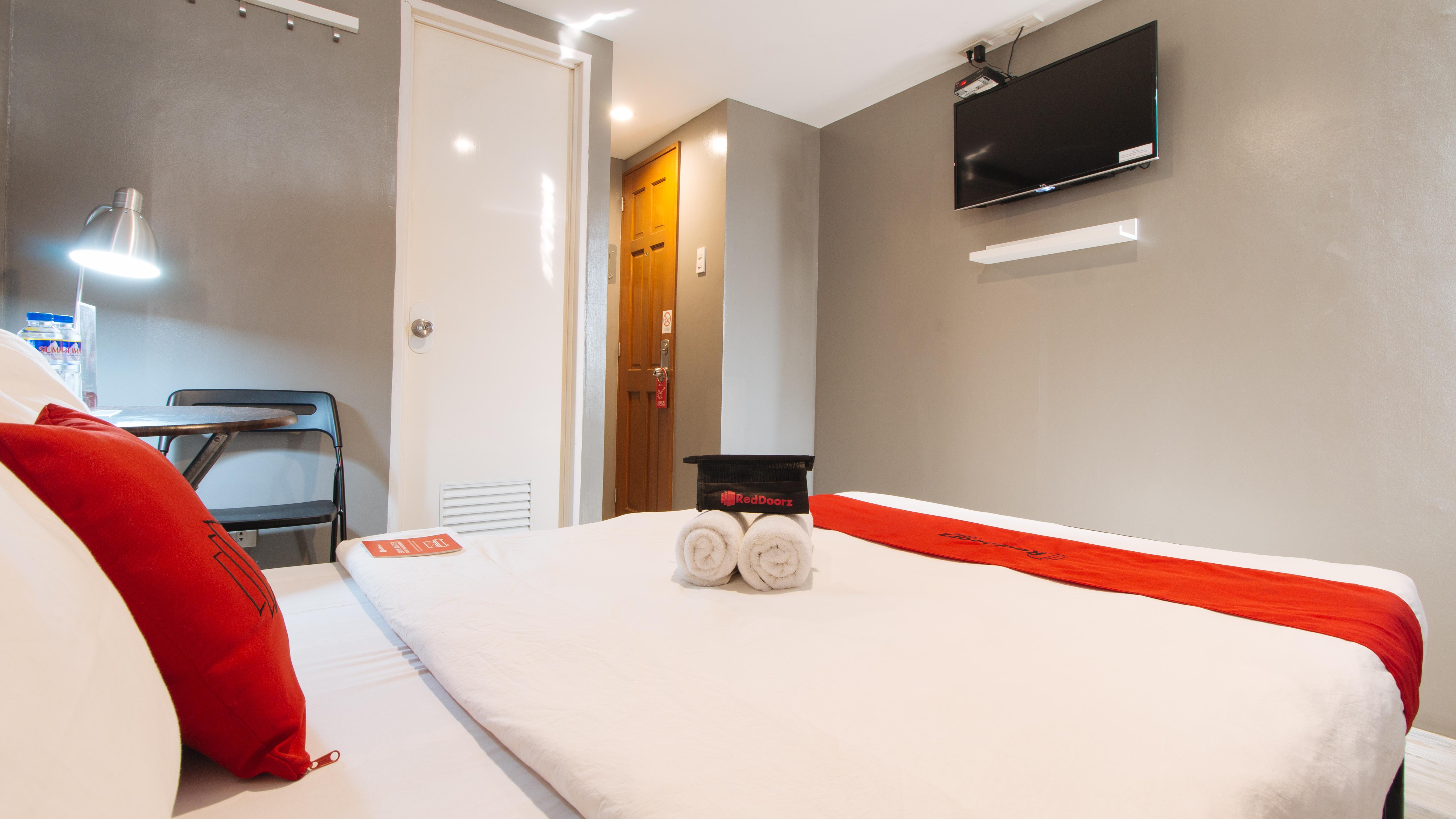 Reddoorz At Hotel Rosemarie Pasay Esterno foto