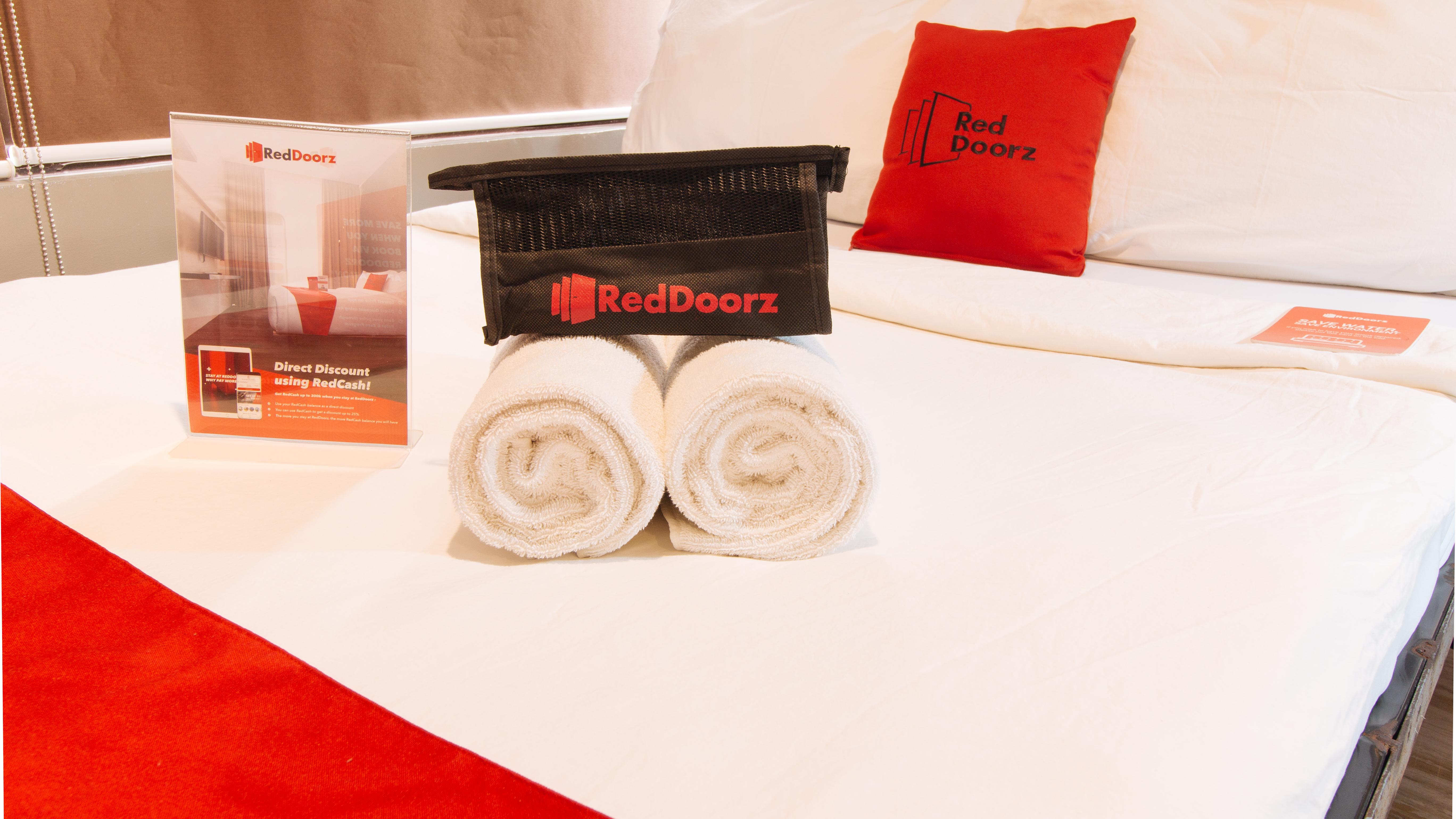 Reddoorz At Hotel Rosemarie Pasay Esterno foto