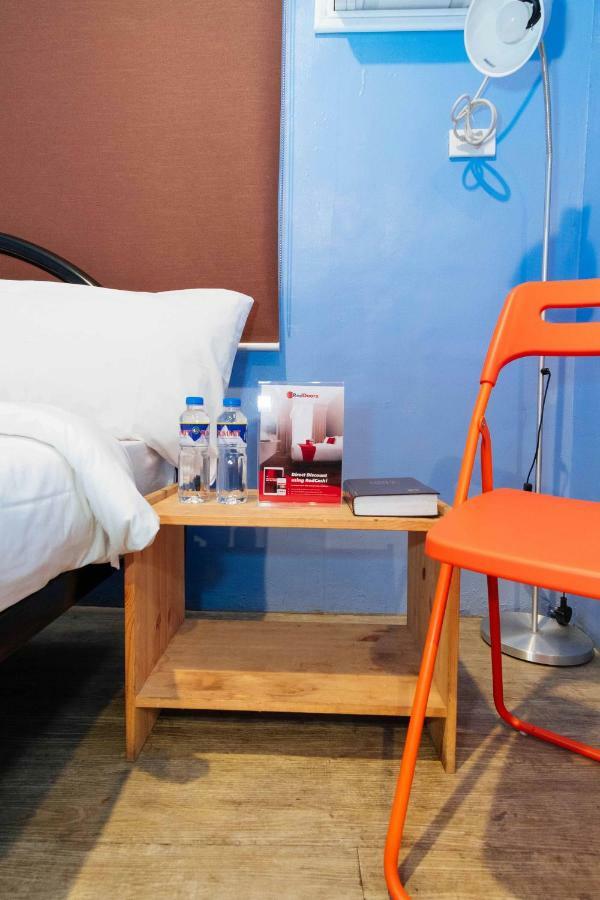 Reddoorz At Hotel Rosemarie Pasay Esterno foto